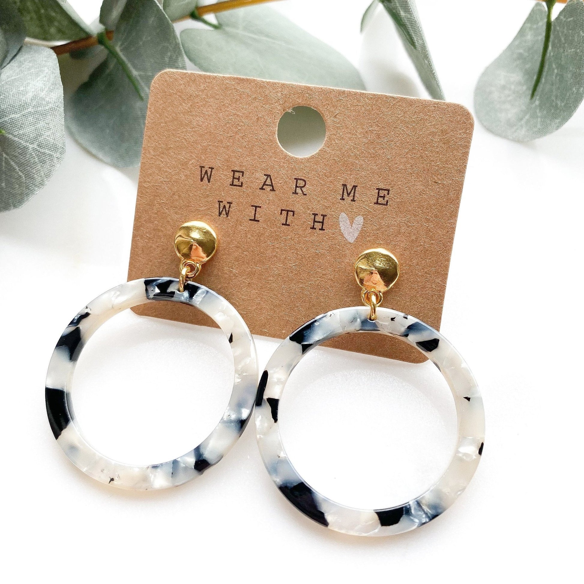 Retro Ohrringe rund Resin Harz *Blogger Stil* silberne Fassung Creolen orientalisch grau schwarz leopard Boho Kreis Statement - Feenmanufaktur