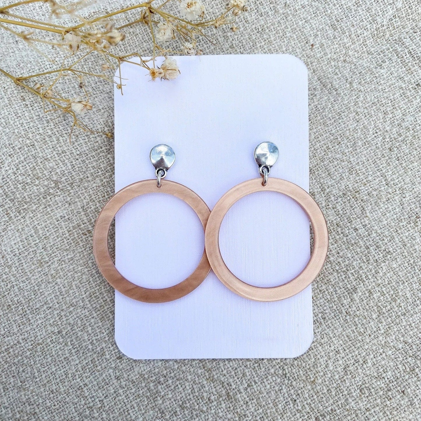 Runde Resin Harz Ohrringe in light rosé rosa - Feenmanufaktur