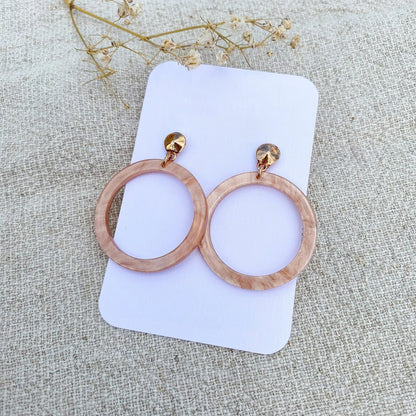 Runde Resin Harz Ohrringe in light rosé rosa - Feenmanufaktur