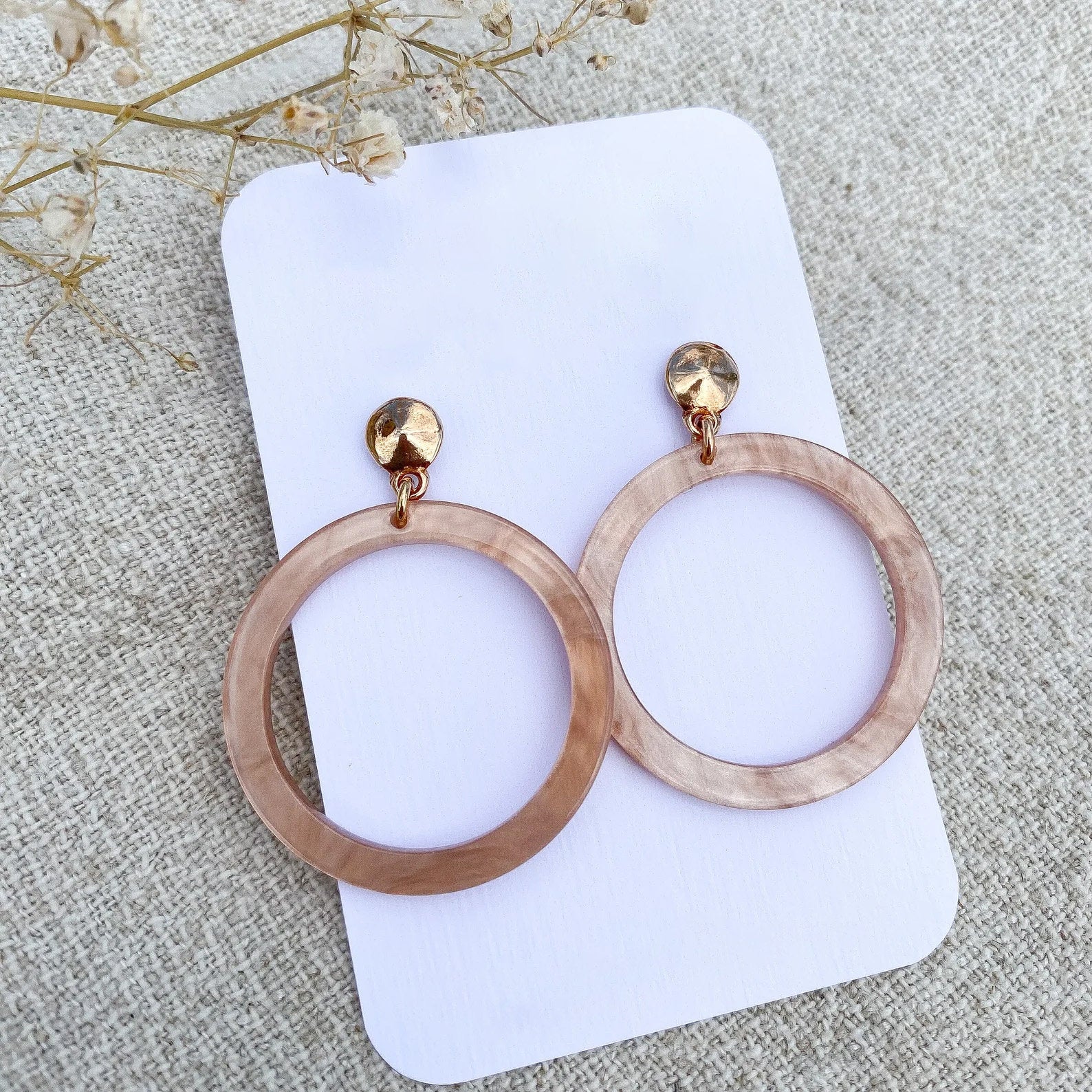 Runde Resin Harz Ohrringe in light rosé rosa - Feenmanufaktur