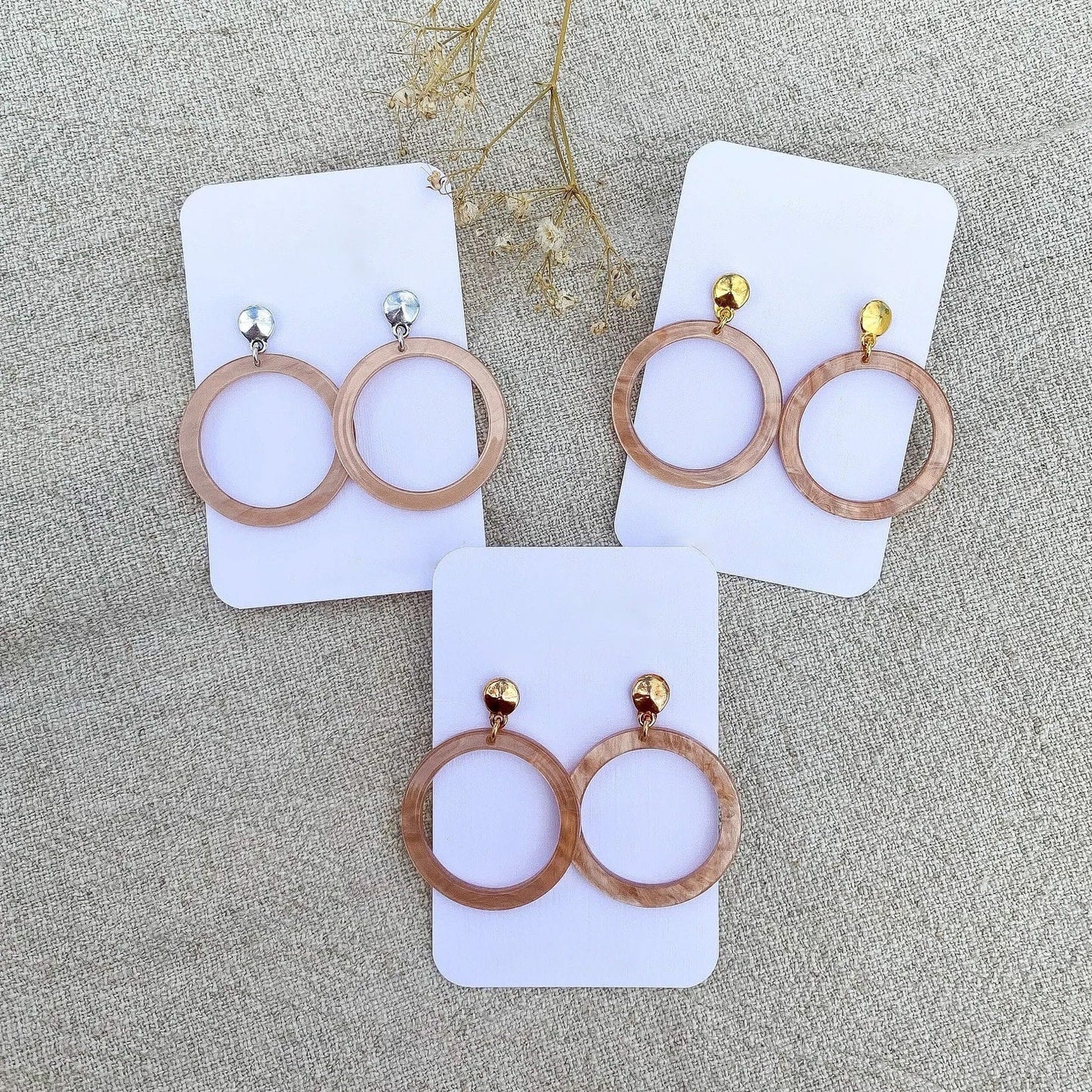 Runde Resin Harz Ohrringe in light rosé rosa - Feenmanufaktur
